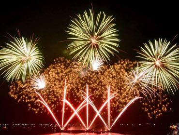 Skylighter fireworks displays brisbane